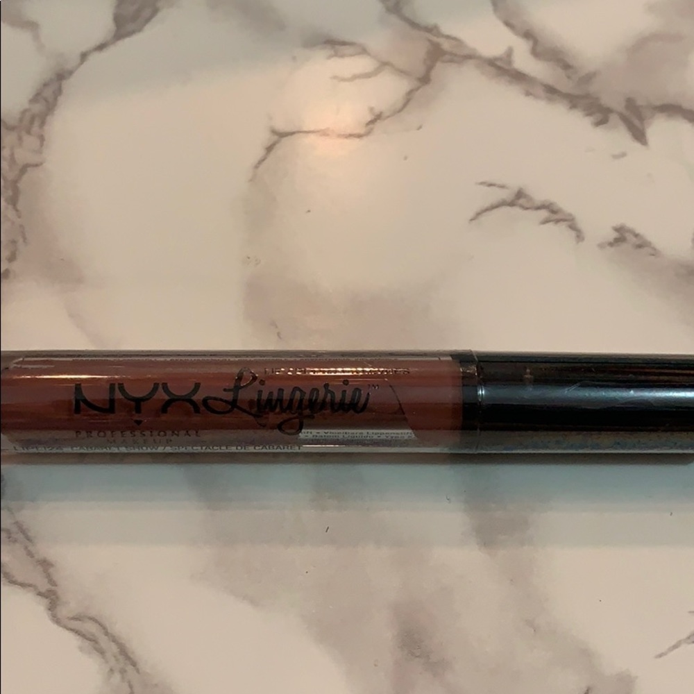 NYX Lingerie Lip